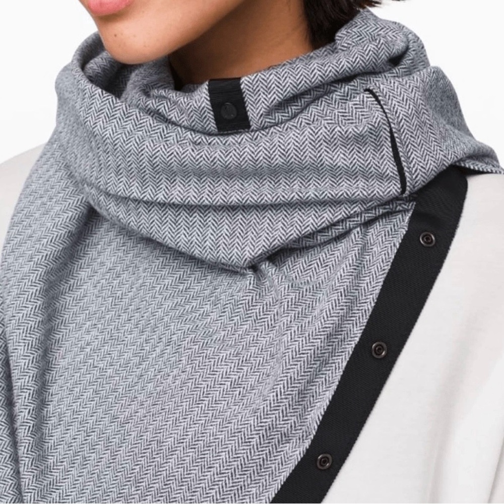 Lululemon Vinyasa Scarf Heathered Gray Snap Convertible Wrap